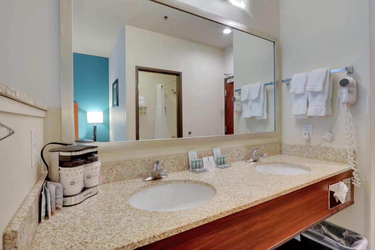 Best Western Liberty Inn Dupont Jblm Экстерьер фото