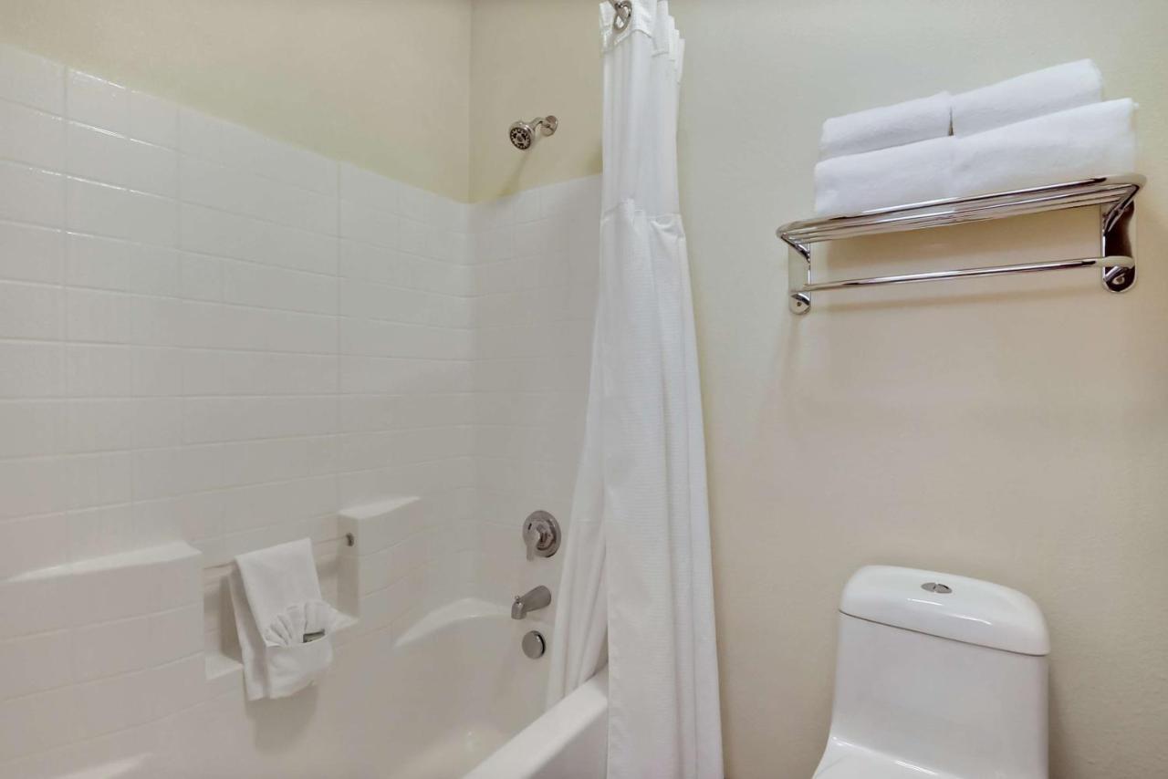 Best Western Liberty Inn Dupont Jblm Экстерьер фото